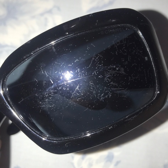 Chanel Sunglasses - Black with Mother of Pearl CC - Picture 5 of 5